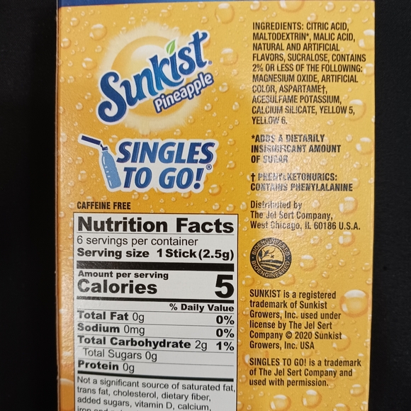 Reduce Hydrate Bottle with Sunkist Pineapple Flavor Packs - Picture 3 of 3
